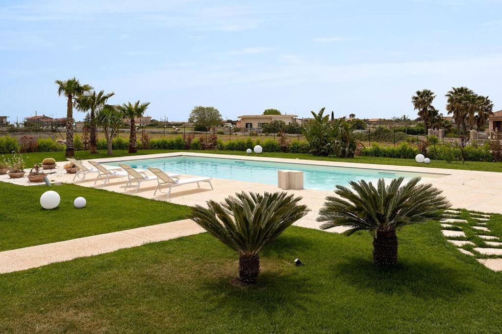 Villa Paradiso With Private Pool, Bbq Area, Huge Garden And Free Parking Модіка Екстер'єр фото