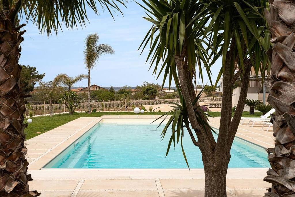 Villa Paradiso With Private Pool, Bbq Area, Huge Garden And Free Parking Модіка Екстер'єр фото